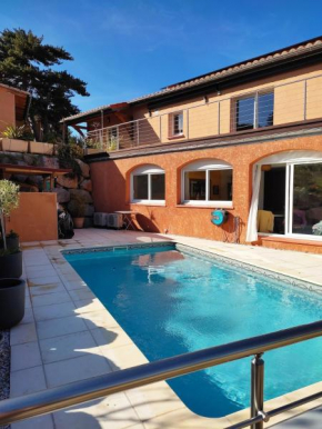 Villa les hirondelles avec piscine chauffée